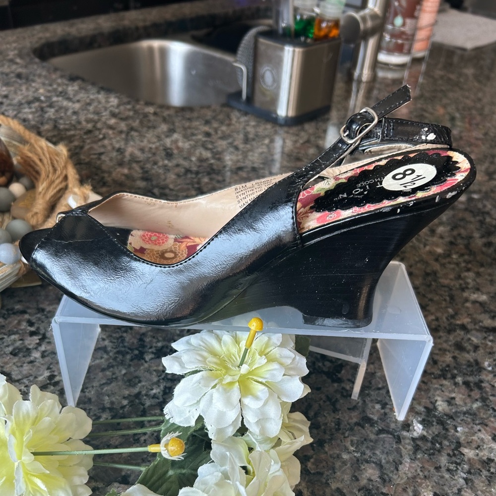 ✨ Black Patent Slingback Wedge Peep-Toe Heels  -never worn defect scratches